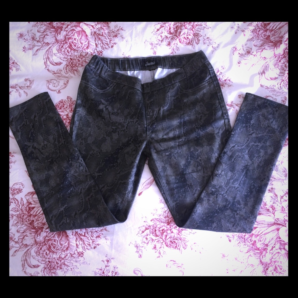 South Pole brand Stretch Pull-On Lace Pattern Leggings Pants EUC L gold floral